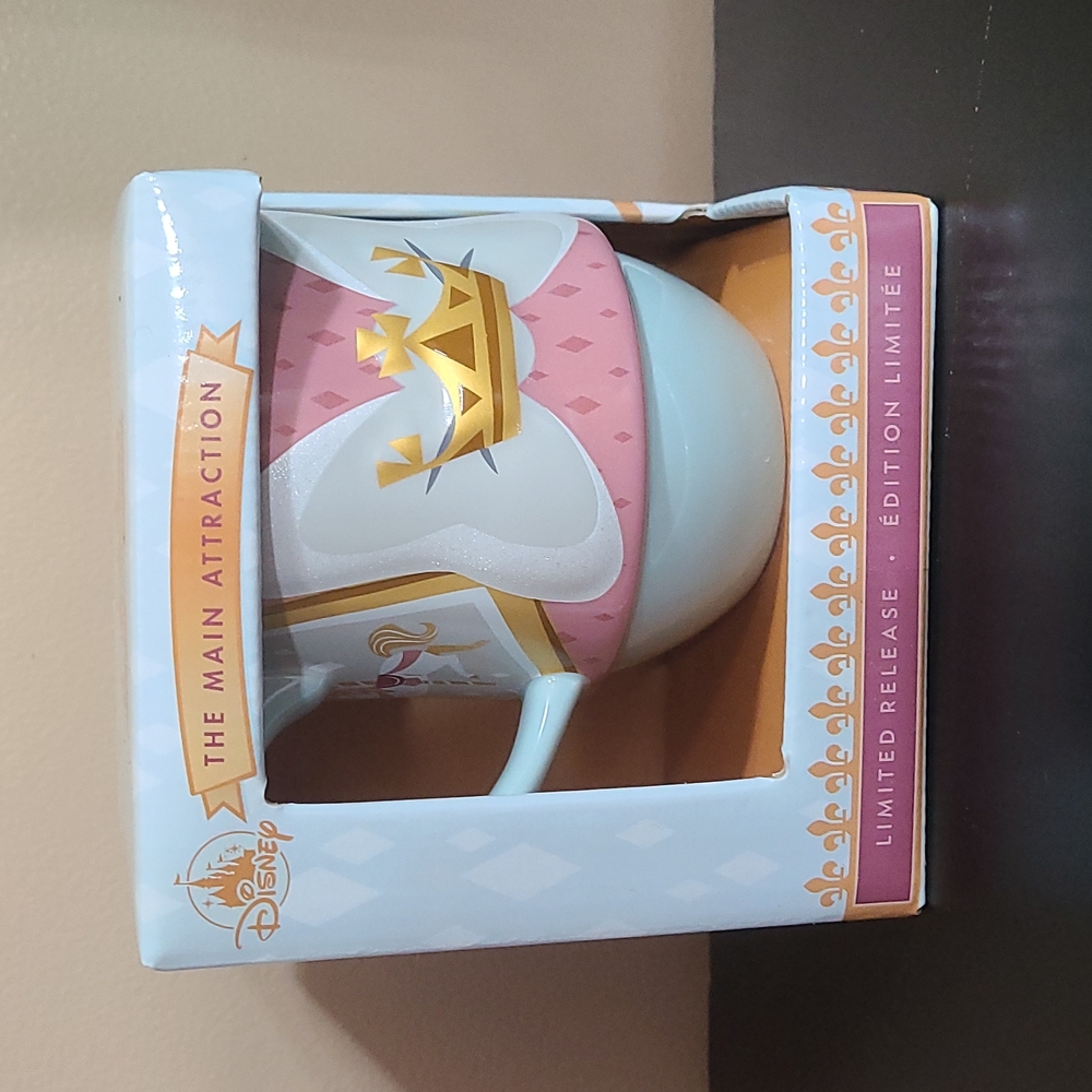 Minnie Mouse Main Attraction King Arthur Carousel Mug Disney World